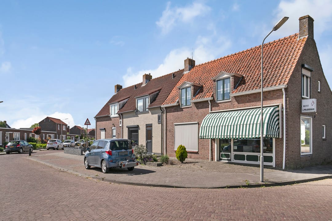 Photo 8 of Burg Sandbergstraat 27