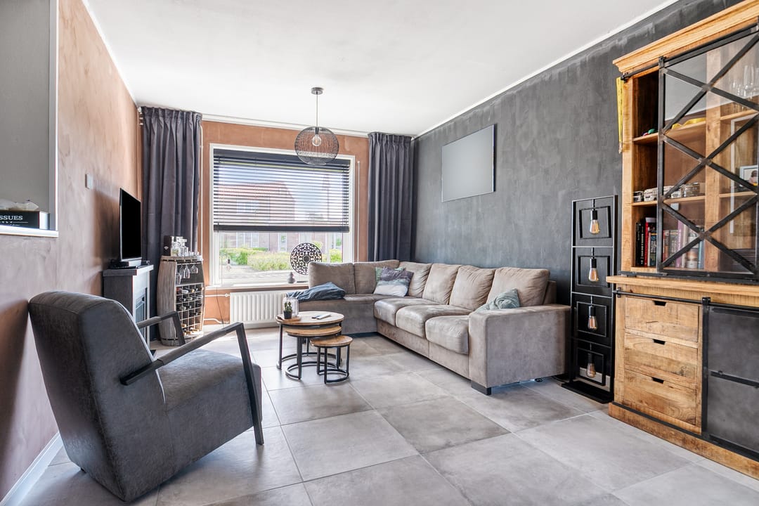 Photo 11 of Burg Sandbergstraat 27