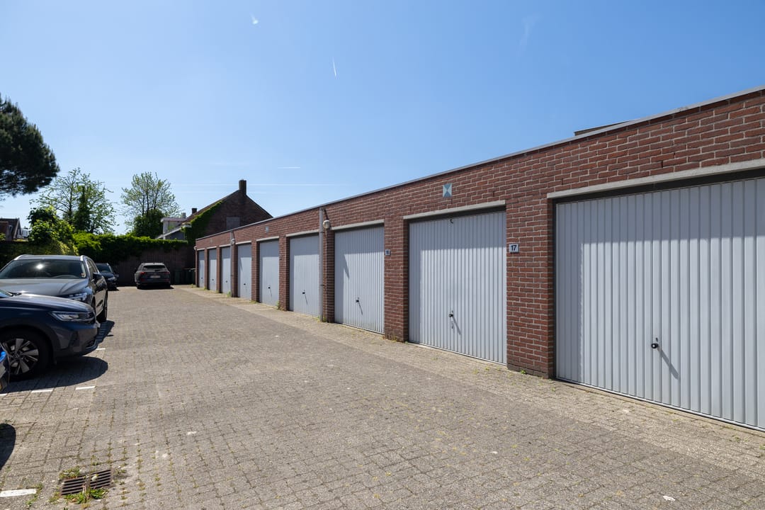 Photo 2 of Esserstraat 85