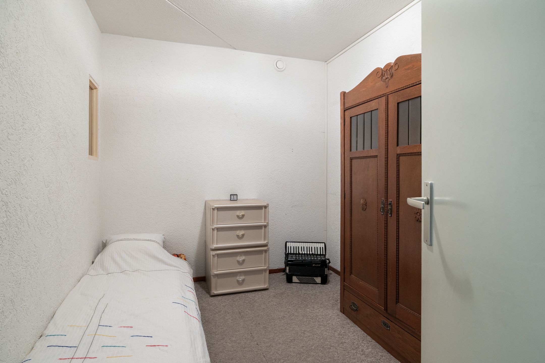 Photo 21 of Esserstraat 85