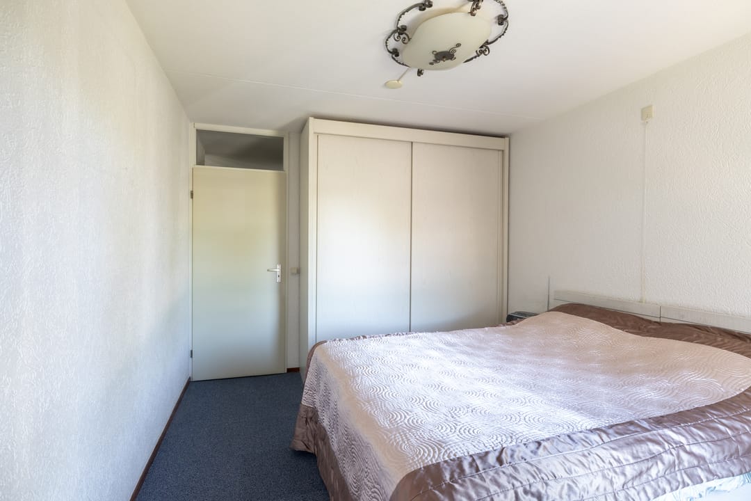 Photo 23 of Esserstraat 85