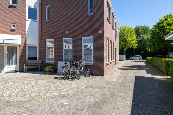 Foto 27 van Esserstraat 85