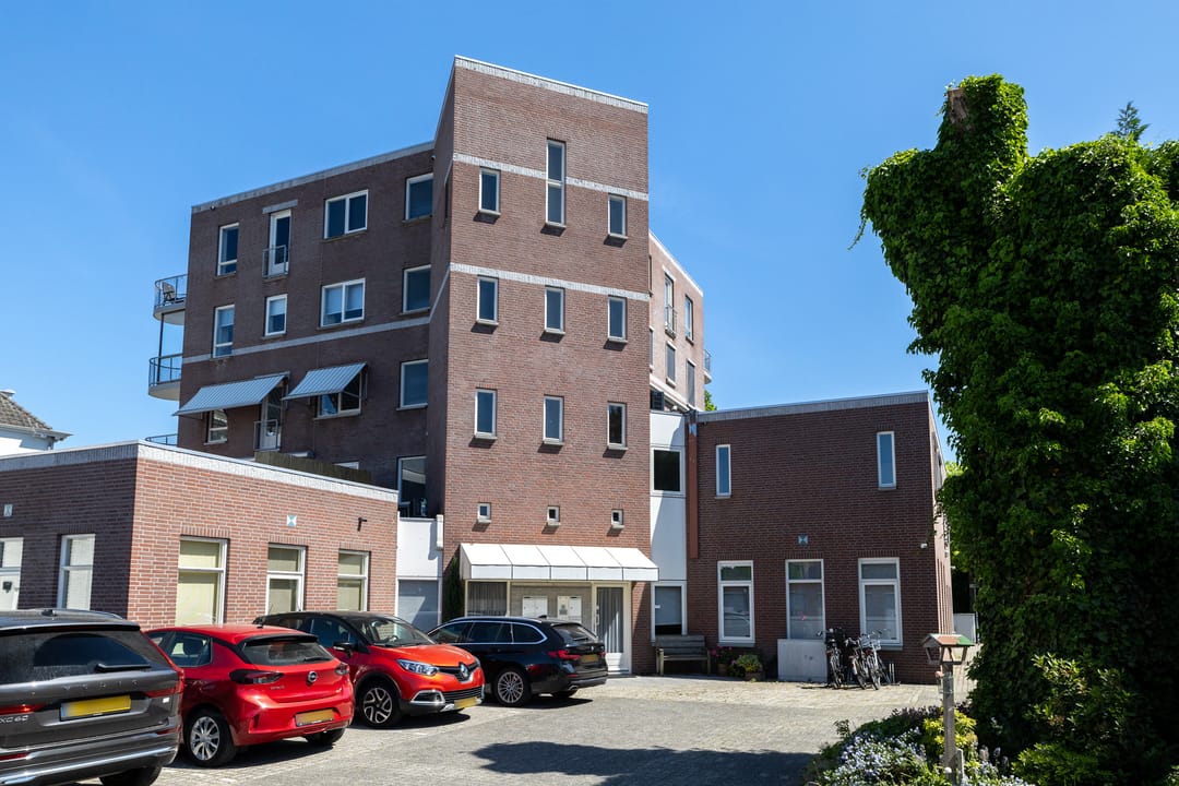 Photo 28 of Esserstraat 85