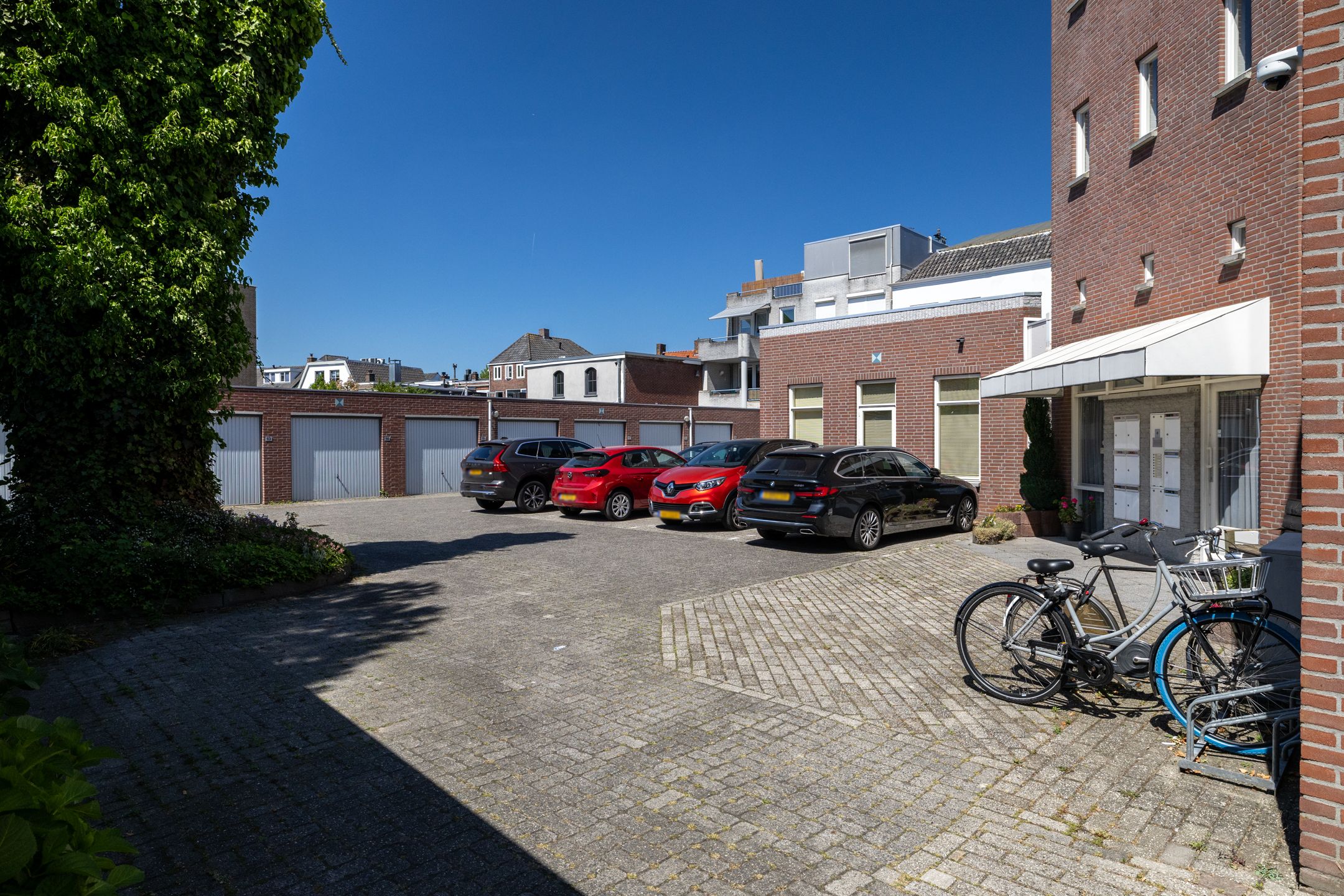 Photo 30 of Esserstraat 85