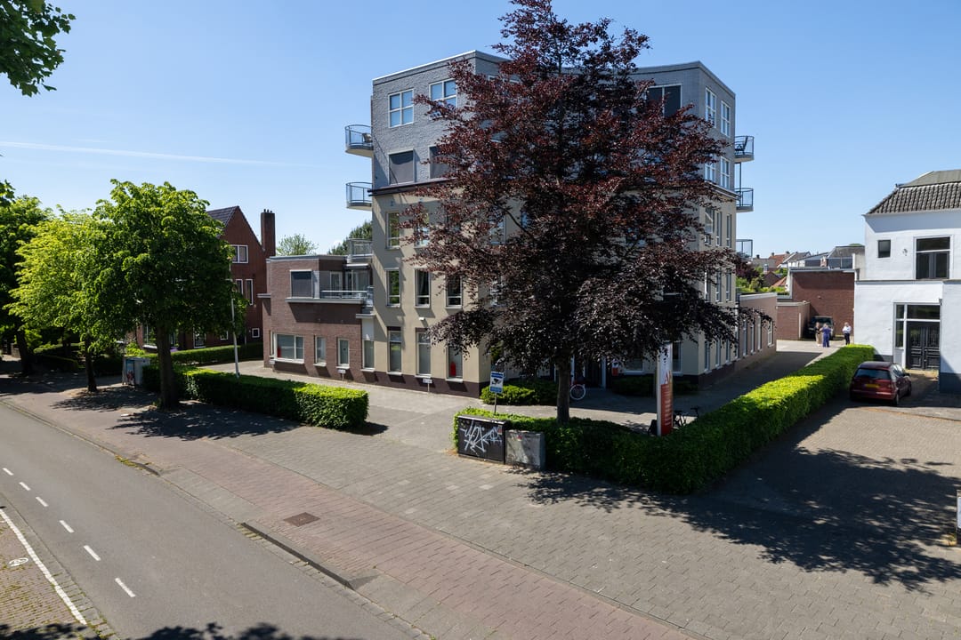 Photo 31 of Esserstraat 85