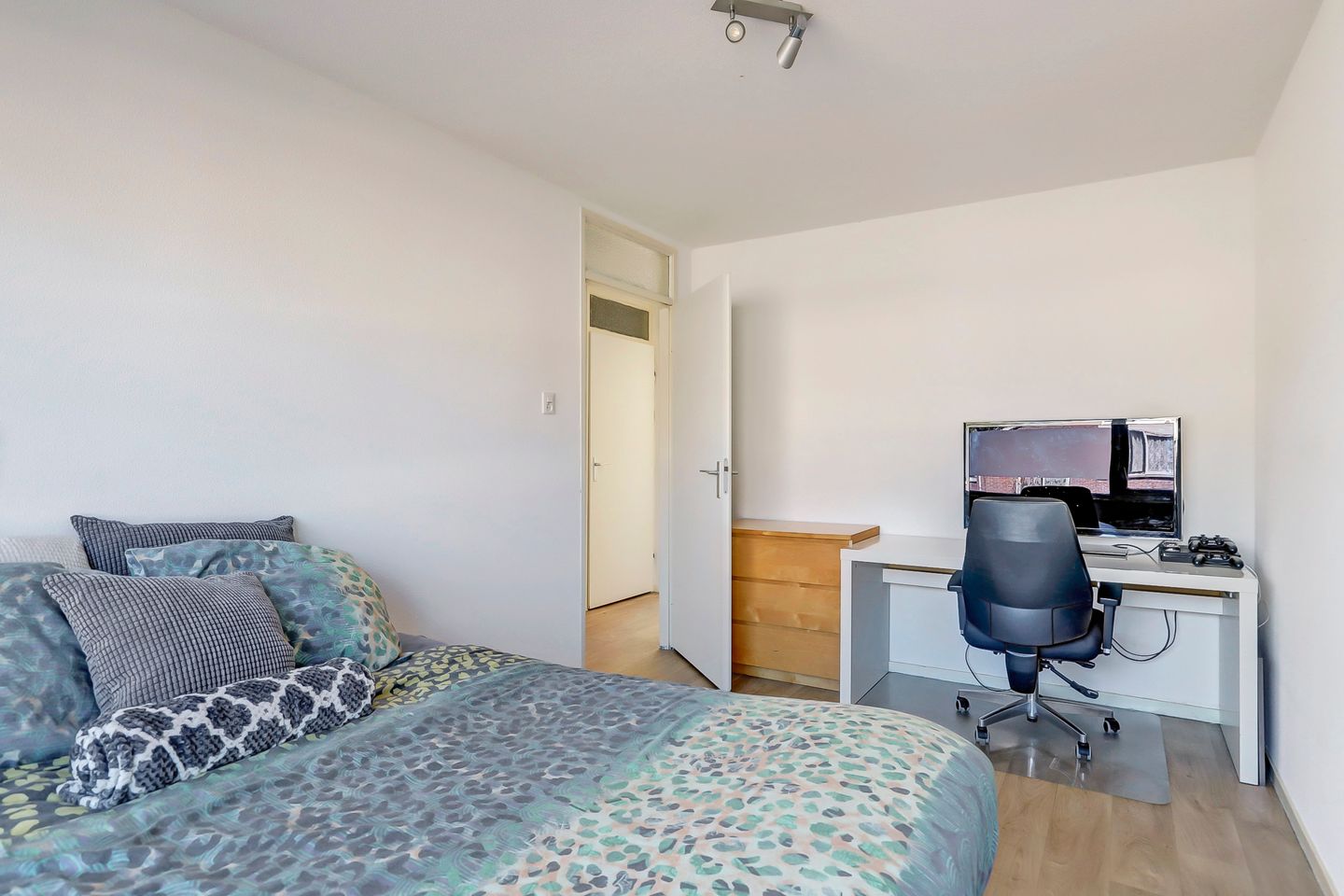 Foto 19 van Tongnaald 42