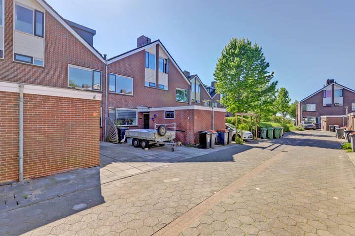 Photo 37 of Tongnaald 42