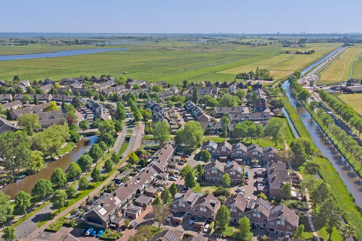 Photo 44 of Tongnaald 42