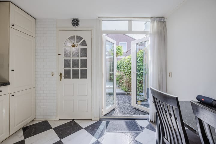 Foto 19 van Waldeck Pyrmontstraat 28