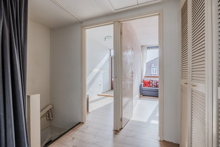 Foto 37 van Waldeck Pyrmontstraat 28