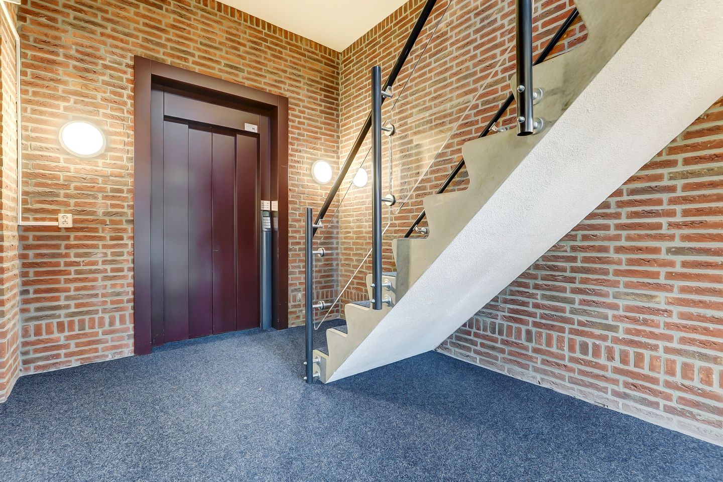 Foto 5 van Raadhuisplein 9