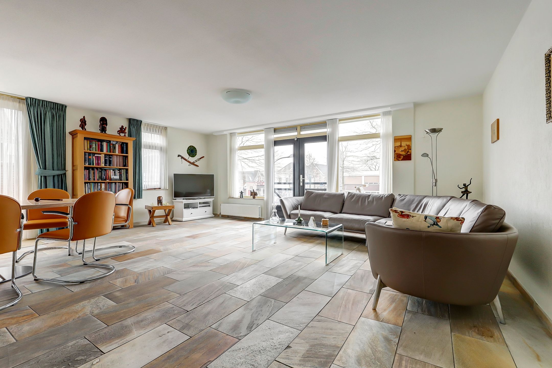 Foto 12 van Raadhuisplein 9