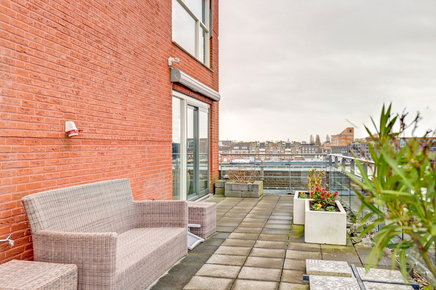 Photo 35 of Westpier 41