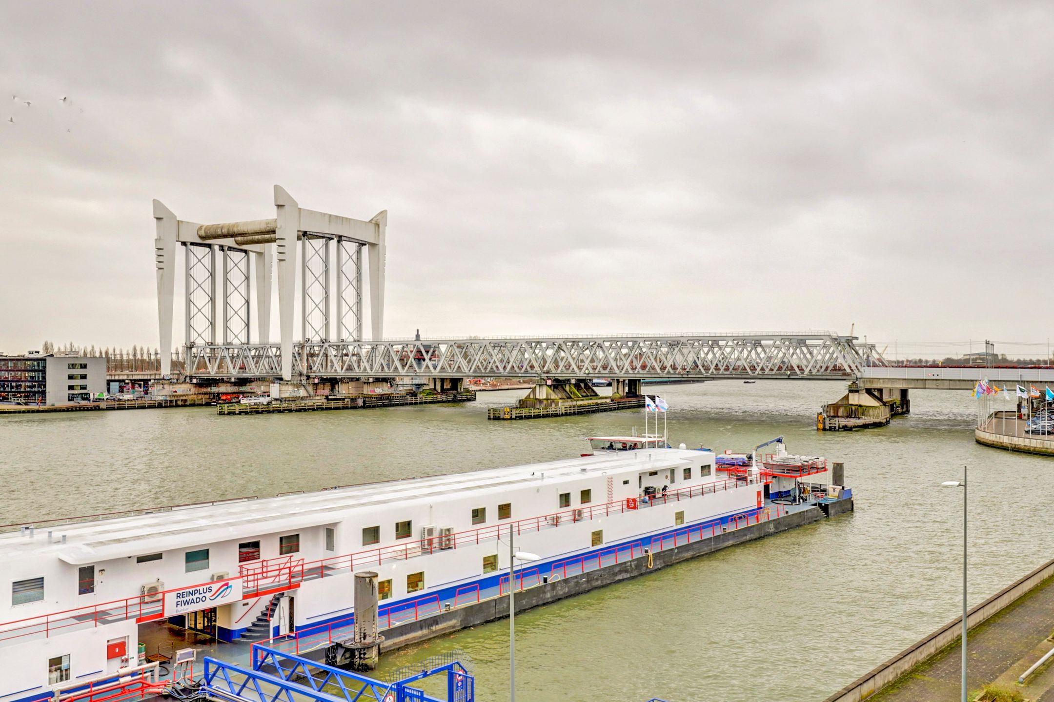 Photo 36 of Westpier 41
