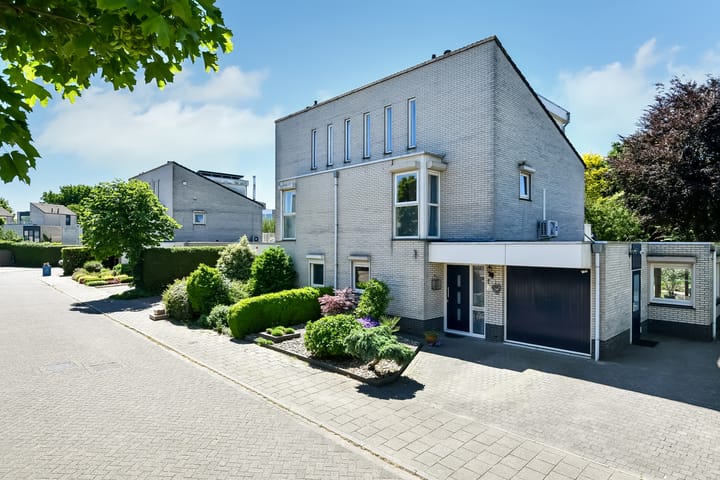 Photo 1 of Conference 7