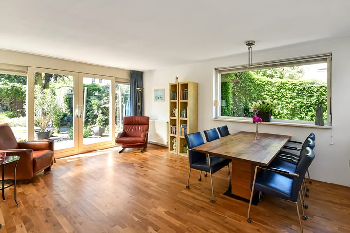 Photo 9 of Conference 7