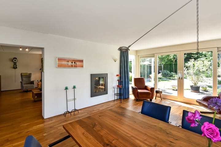 Photo 11 of Conference 7