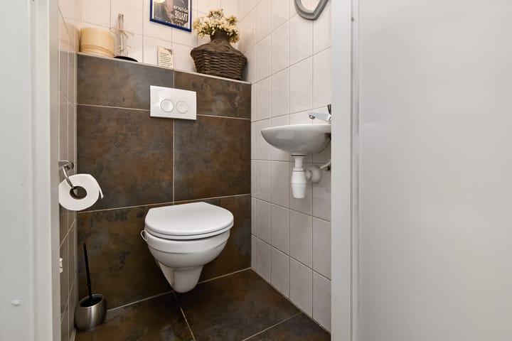 Photo 14 of Conference 7