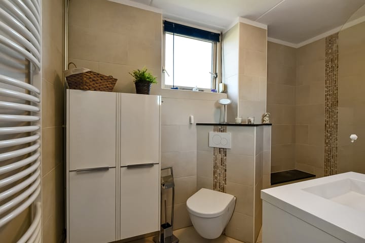 Photo 20 of Conference 7