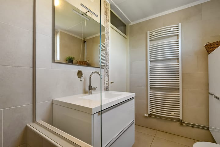 Photo 24 of Conference 7