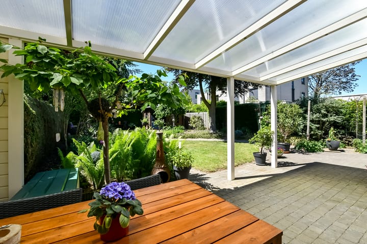 Photo 32 of Conference 7