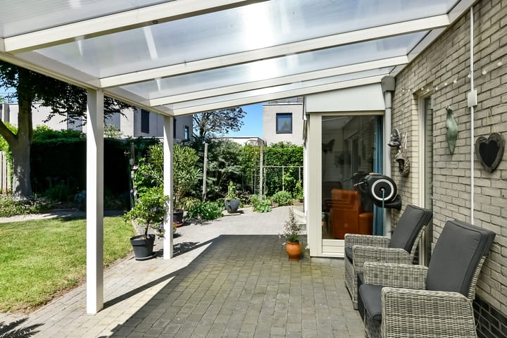 Photo 33 of Conference 7