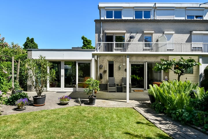 Photo 35 of Conference 7