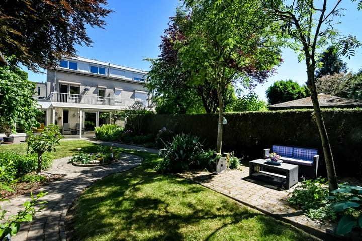 Photo 40 of Conference 7