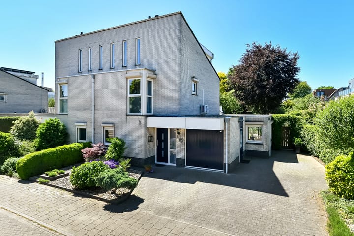 Photo 44 of Conference 7