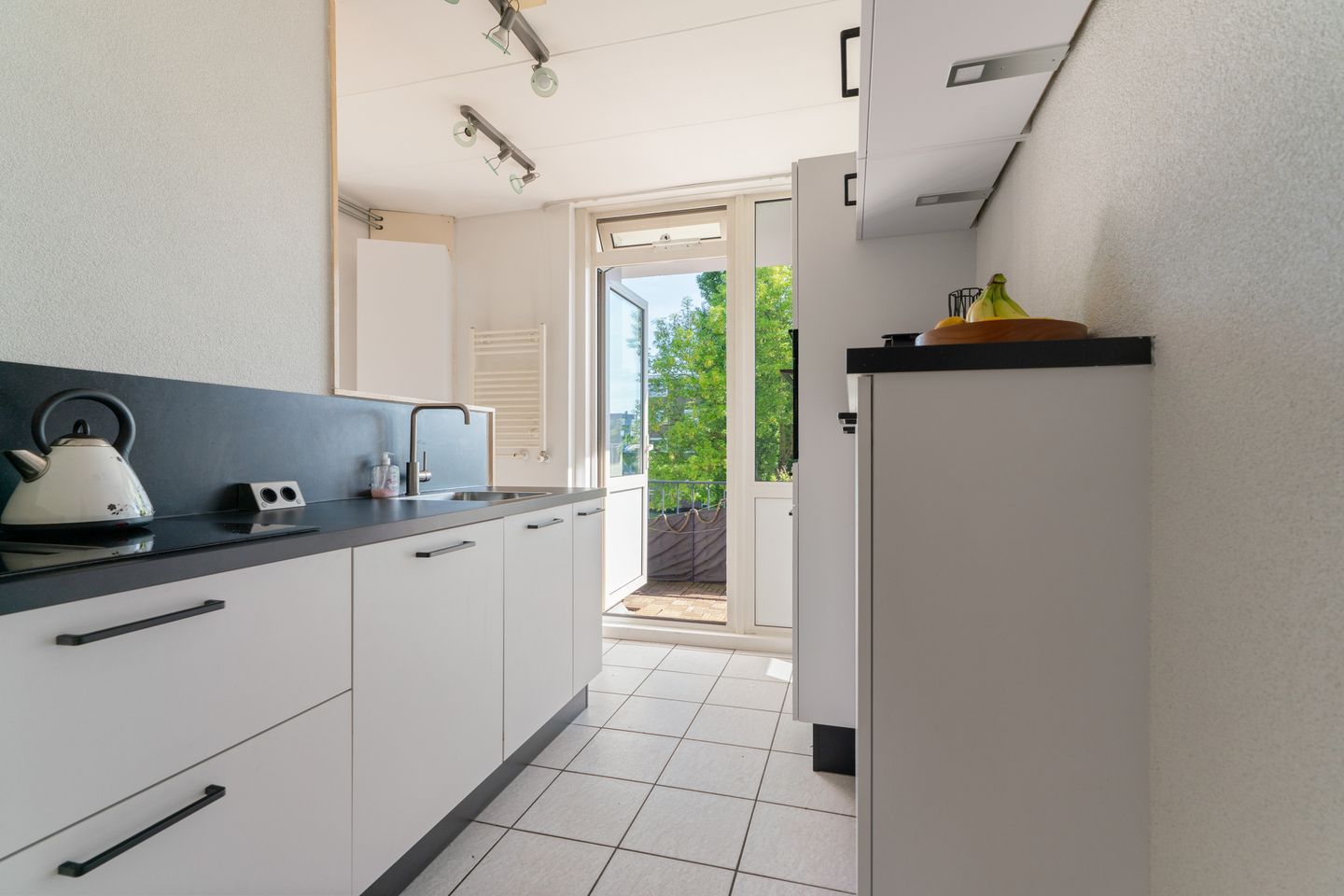 Photo 4 of Maanstraat 13