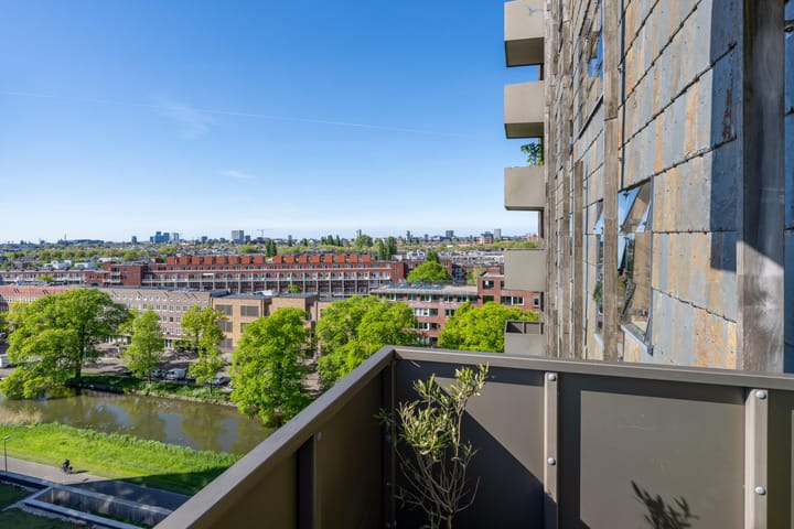 Foto 14 van Carolina MacGillavrylaan 131