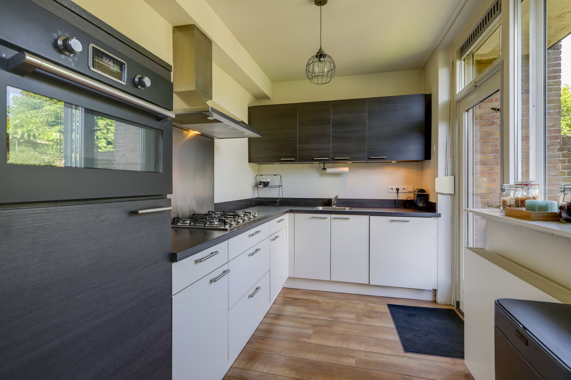 Photo 3 of Annastraat 34