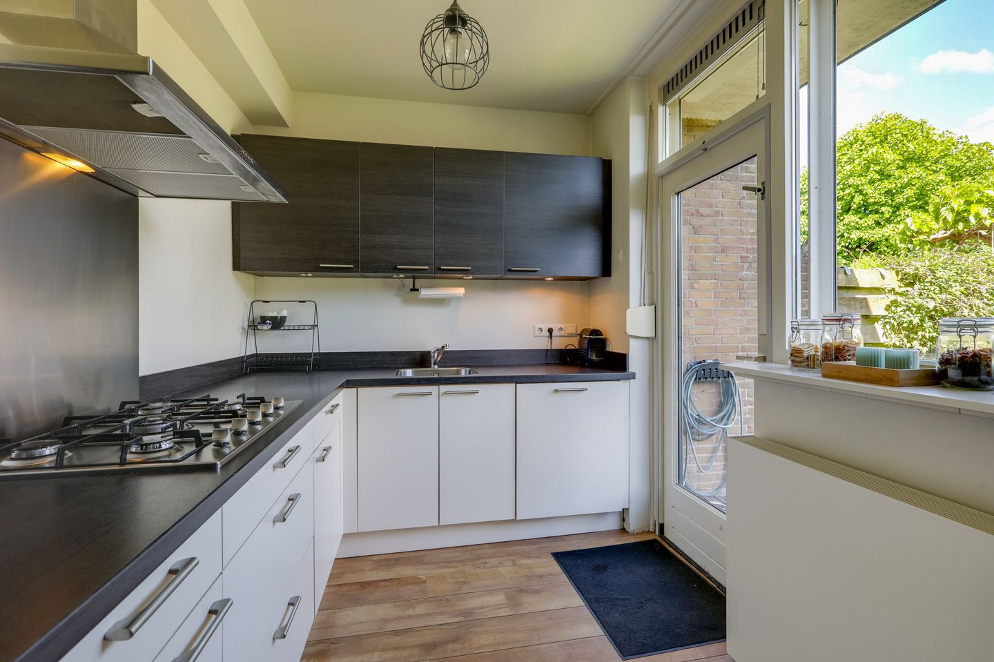 Photo 20 of Annastraat 34