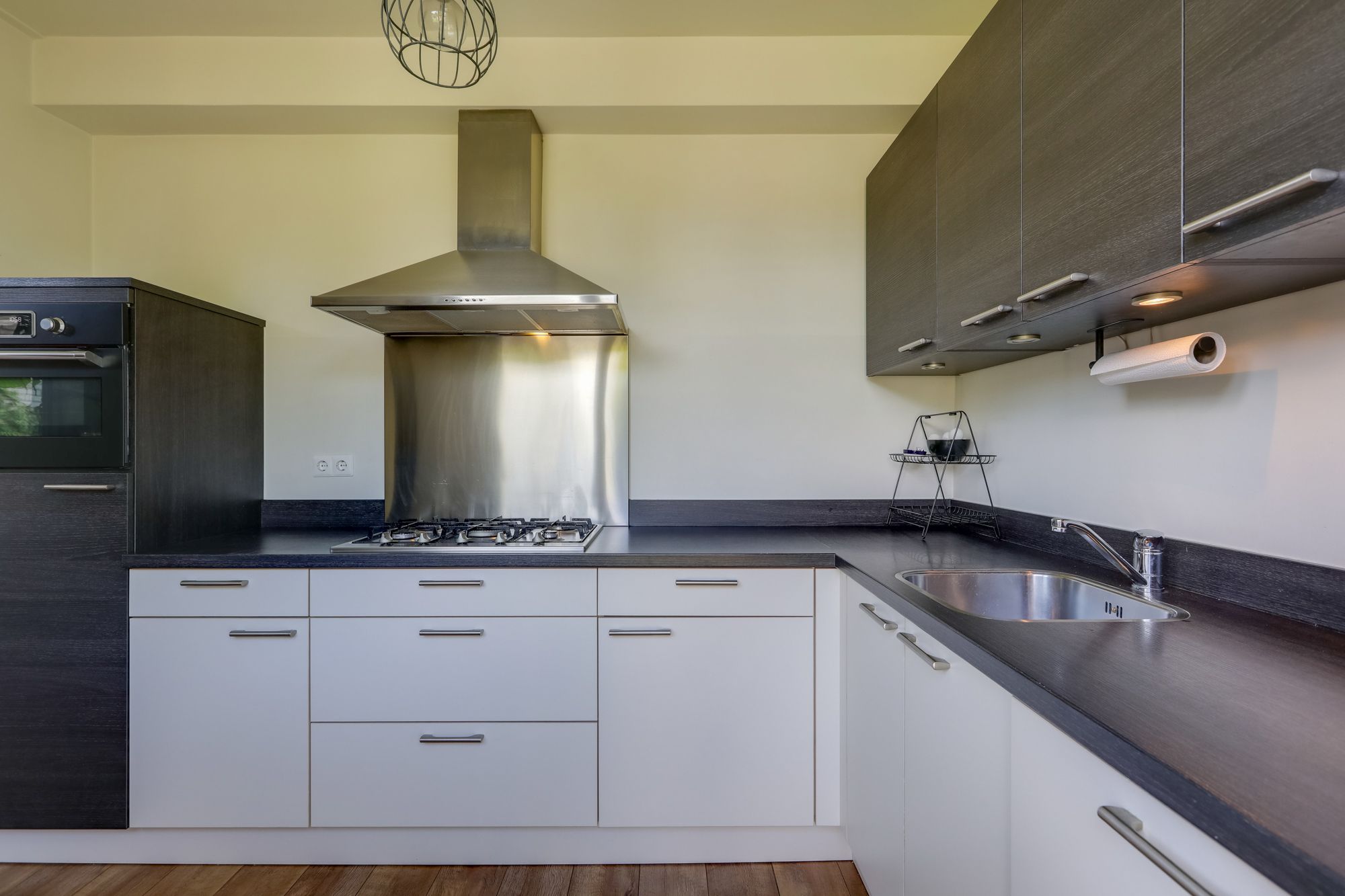 Photo 21 of Annastraat 34