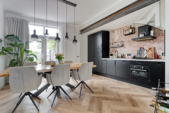 Foto 10 van Warmoesstraat 73