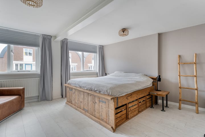 Foto 19 van Warmoesstraat 73