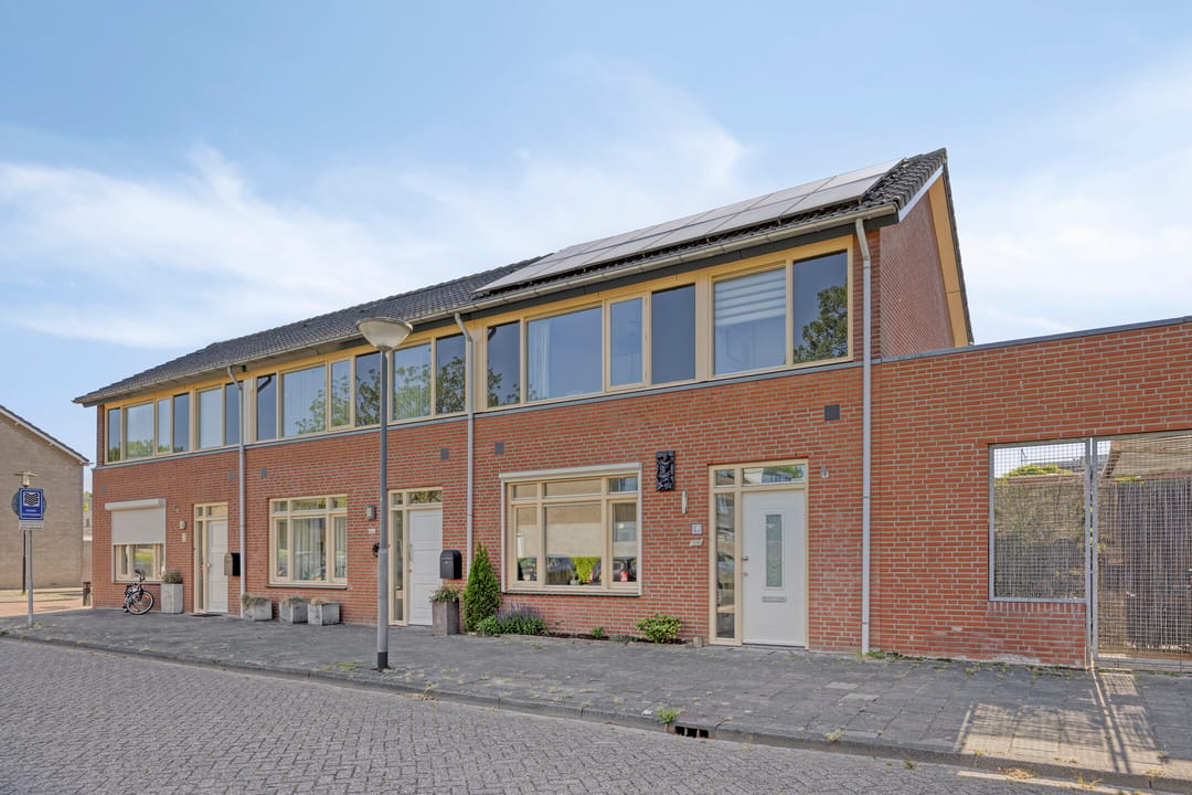 Photo 7 of Dr. Ringersstraat 2-A