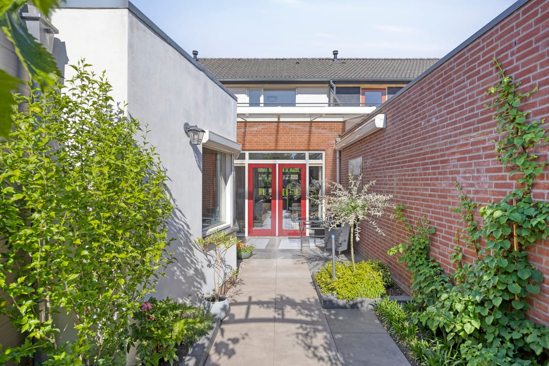 Photo 41 of Dr. Ringersstraat 2-A