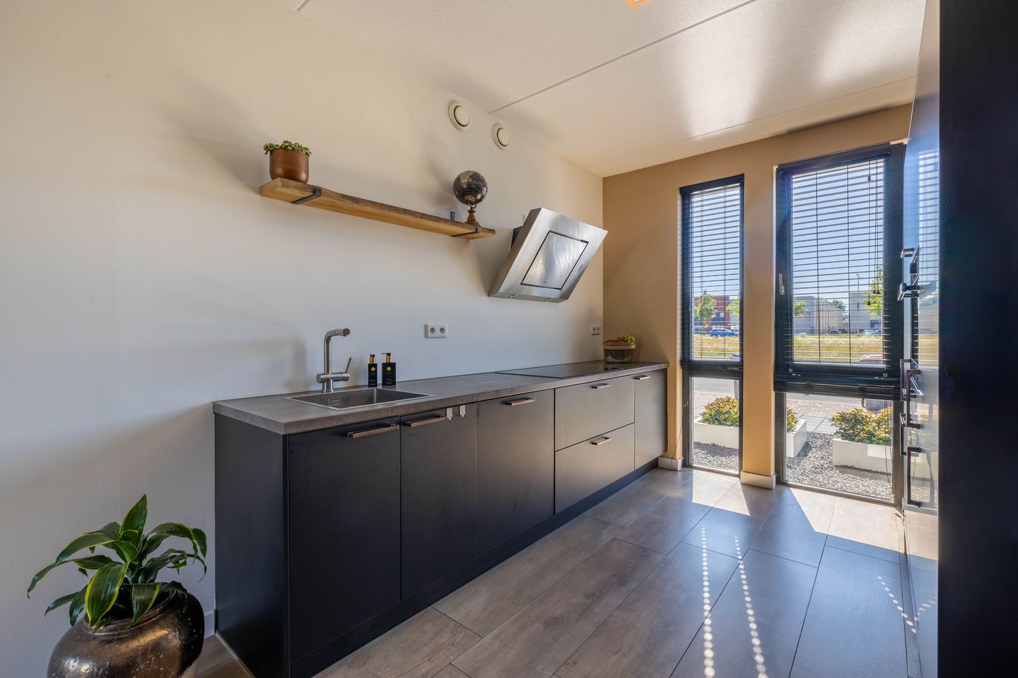 Foto 10 van Briljantstraat 12