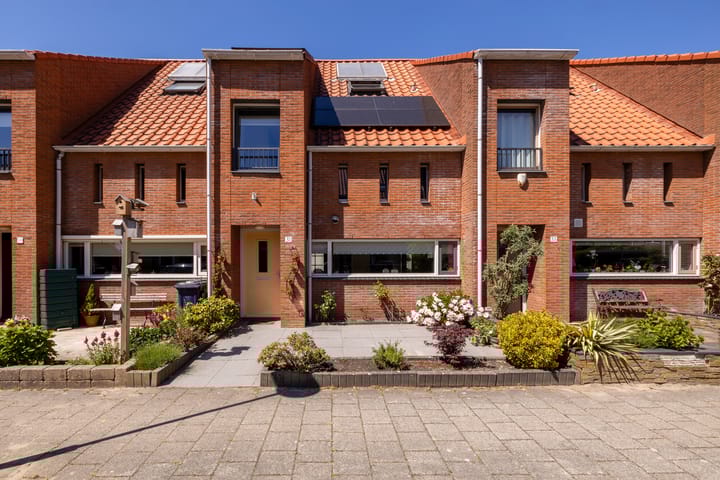 Foto 1 van Aalbessenlaan 31