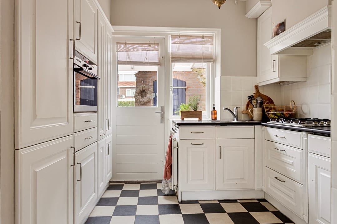 Foto 7 van Douwes Dekkerstraat 11