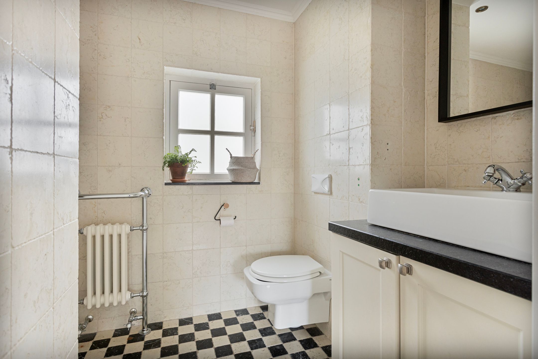 Foto 18 van Douwes Dekkerstraat 11