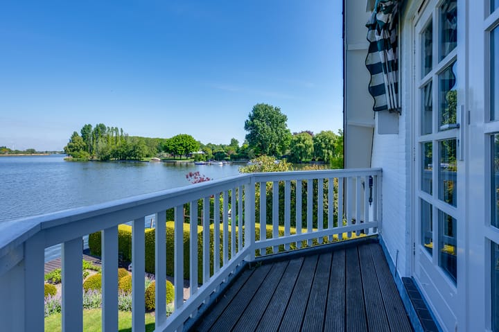 Photo 37 of Vlasoever 32