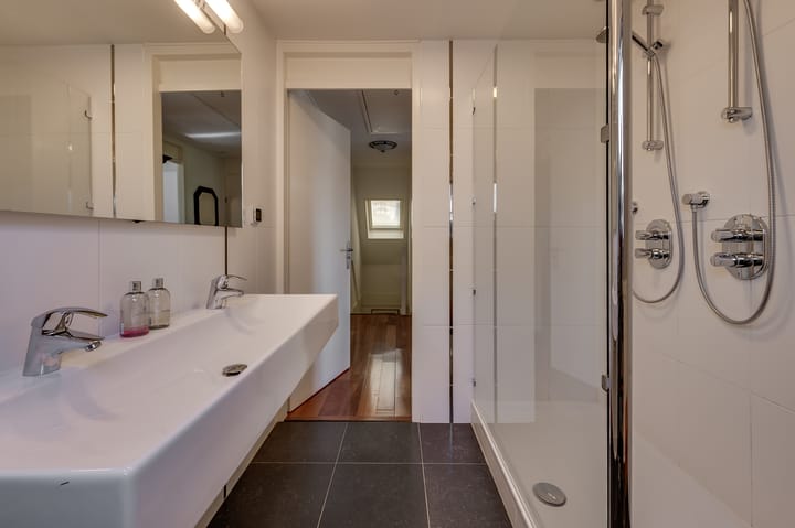 Photo 48 of Vlasoever 32