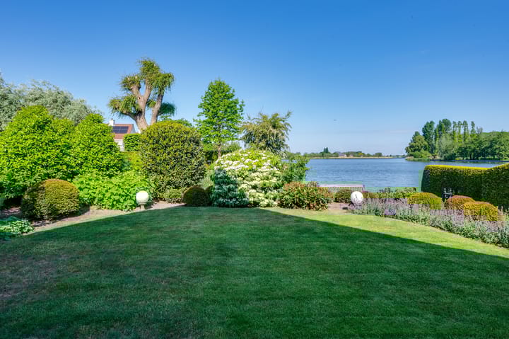 Photo 57 of Vlasoever 32