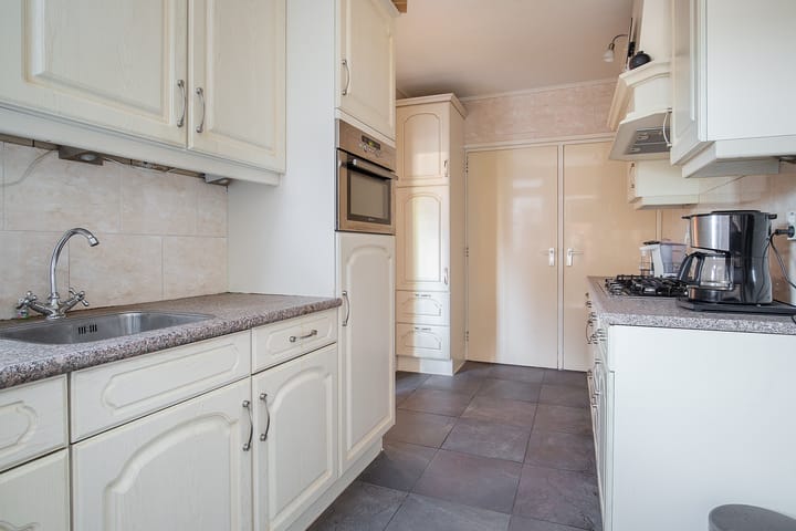 Photo 9 of Stationsstraat 37-A