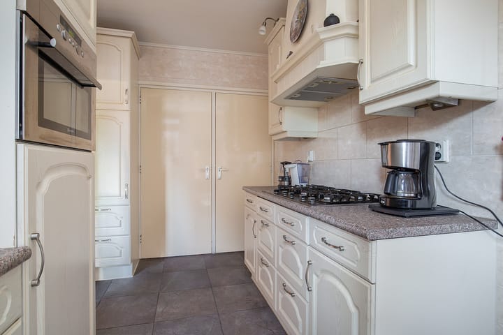 Photo 10 of Stationsstraat 37-A