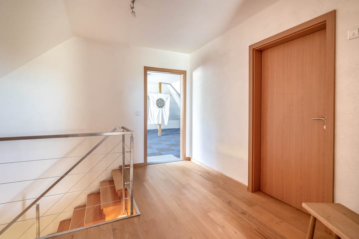 Foto 32 van Ost-West Strasse 11