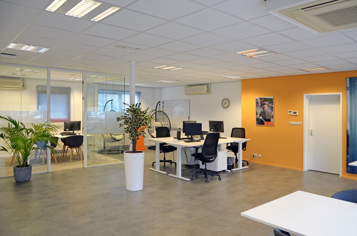 View photo 3 of F B Deurvorststraat 36