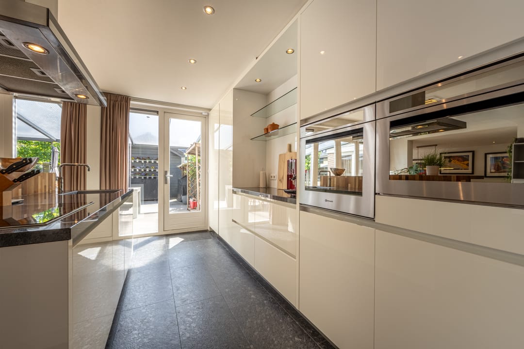 Photo 8 of Laan van Westmolen 37